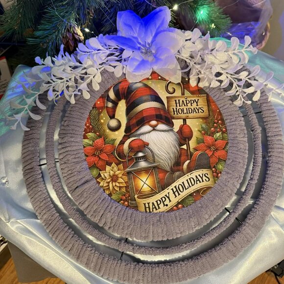 15" Gnome Holiday Wreath - Picture 2 of 6